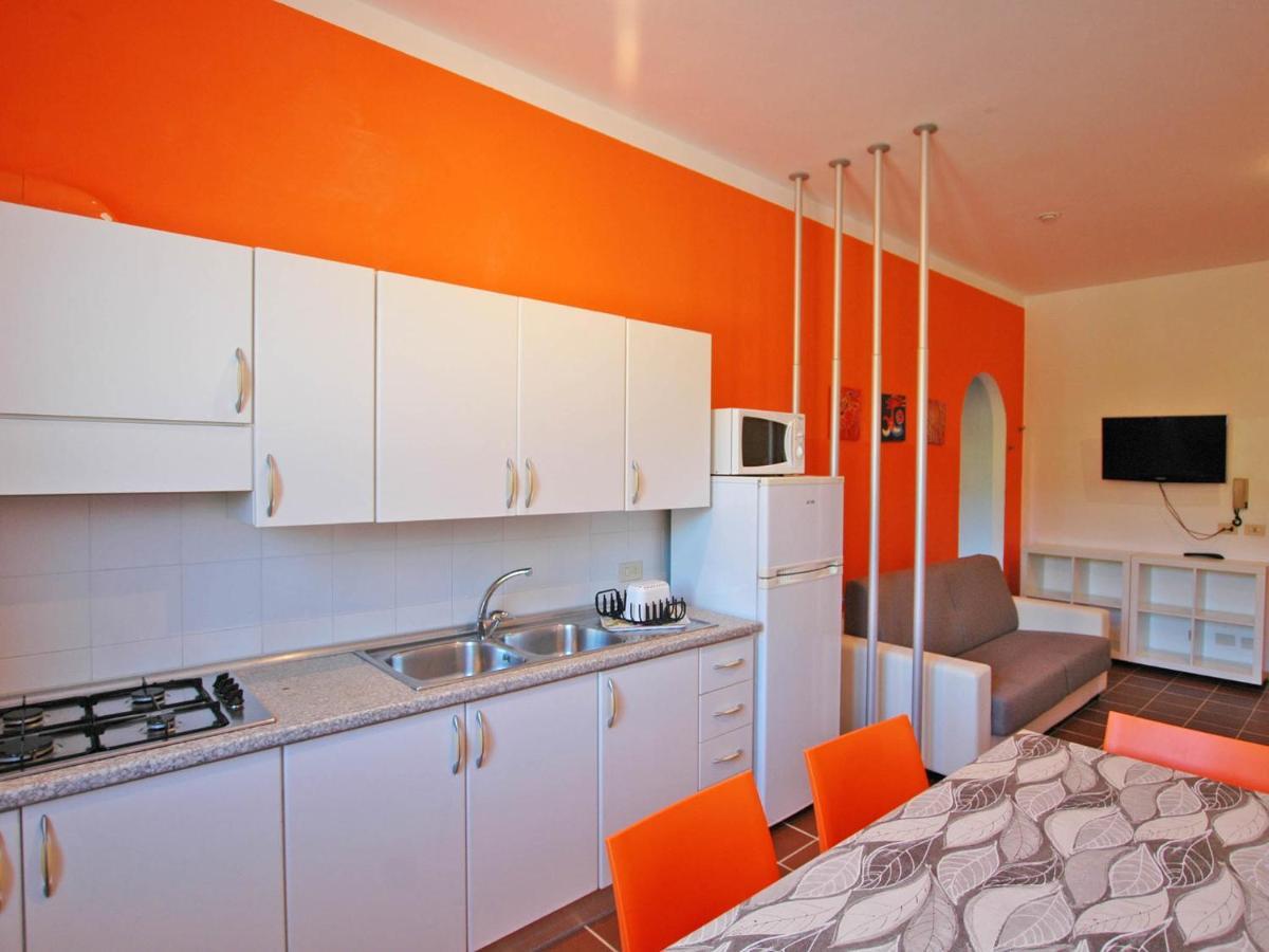 Residence Il Pavone Марина ди Кампо Екстериор снимка