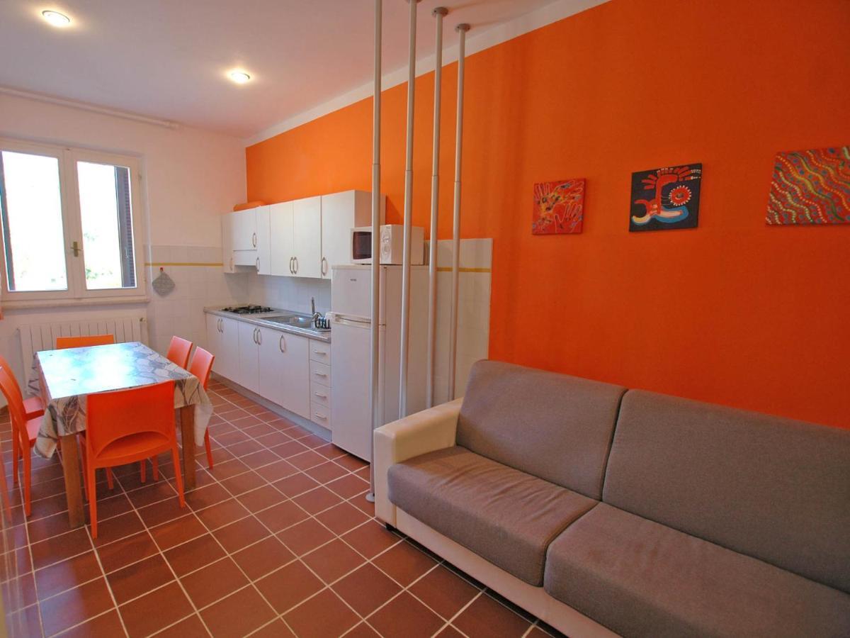 Residence Il Pavone Марина ди Кампо Екстериор снимка